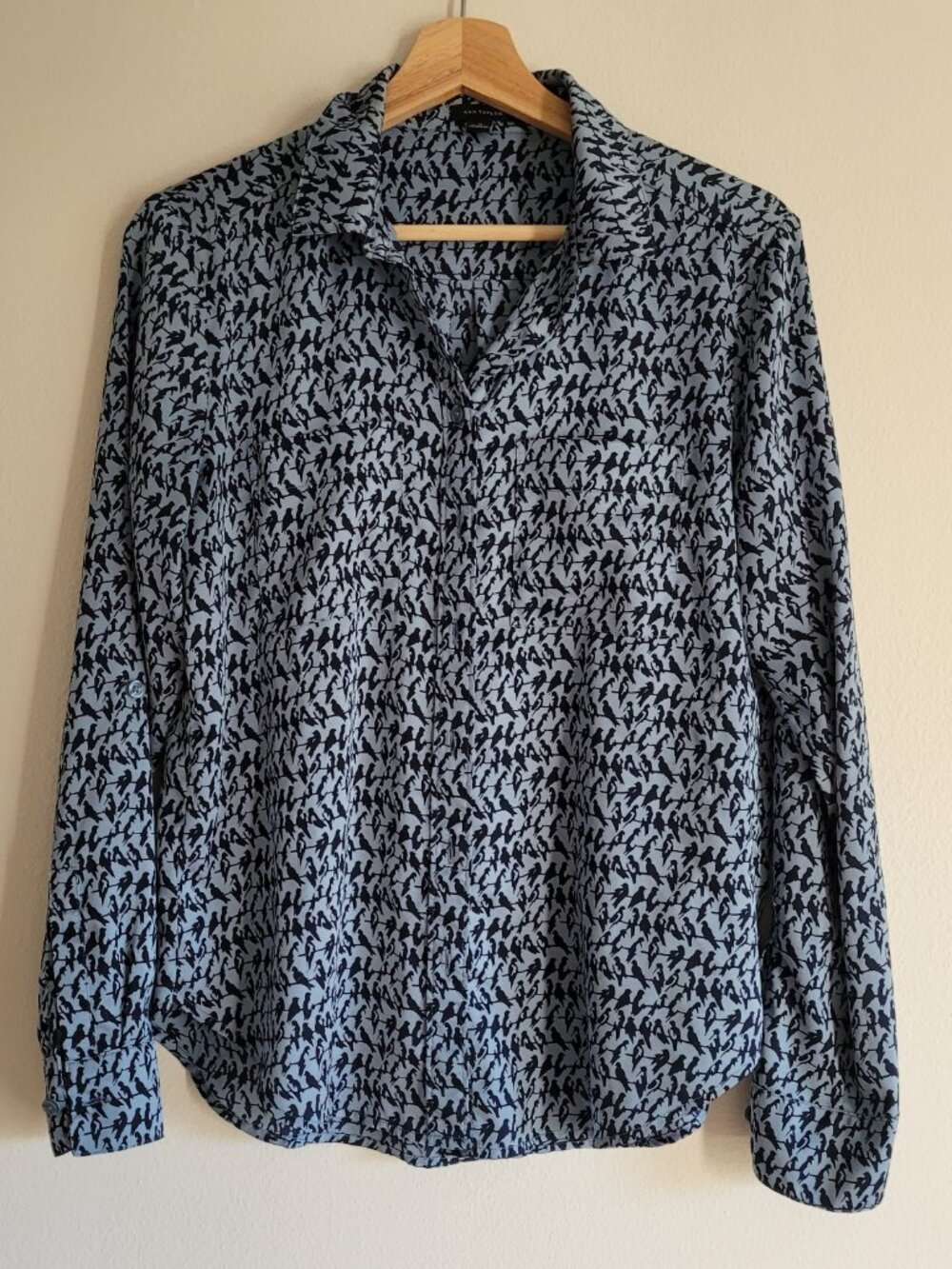 Ann Taylor Bird Patterned Button-Down Shirt Long Sleeve Size S